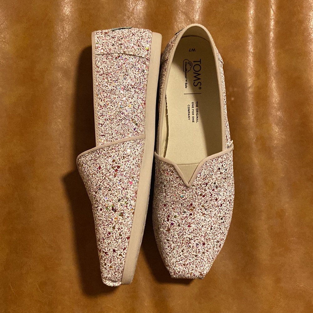 TOMS - Picture 4 of 7